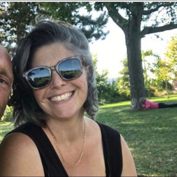 Meet your Posher, Katie - Picture 1 of 1